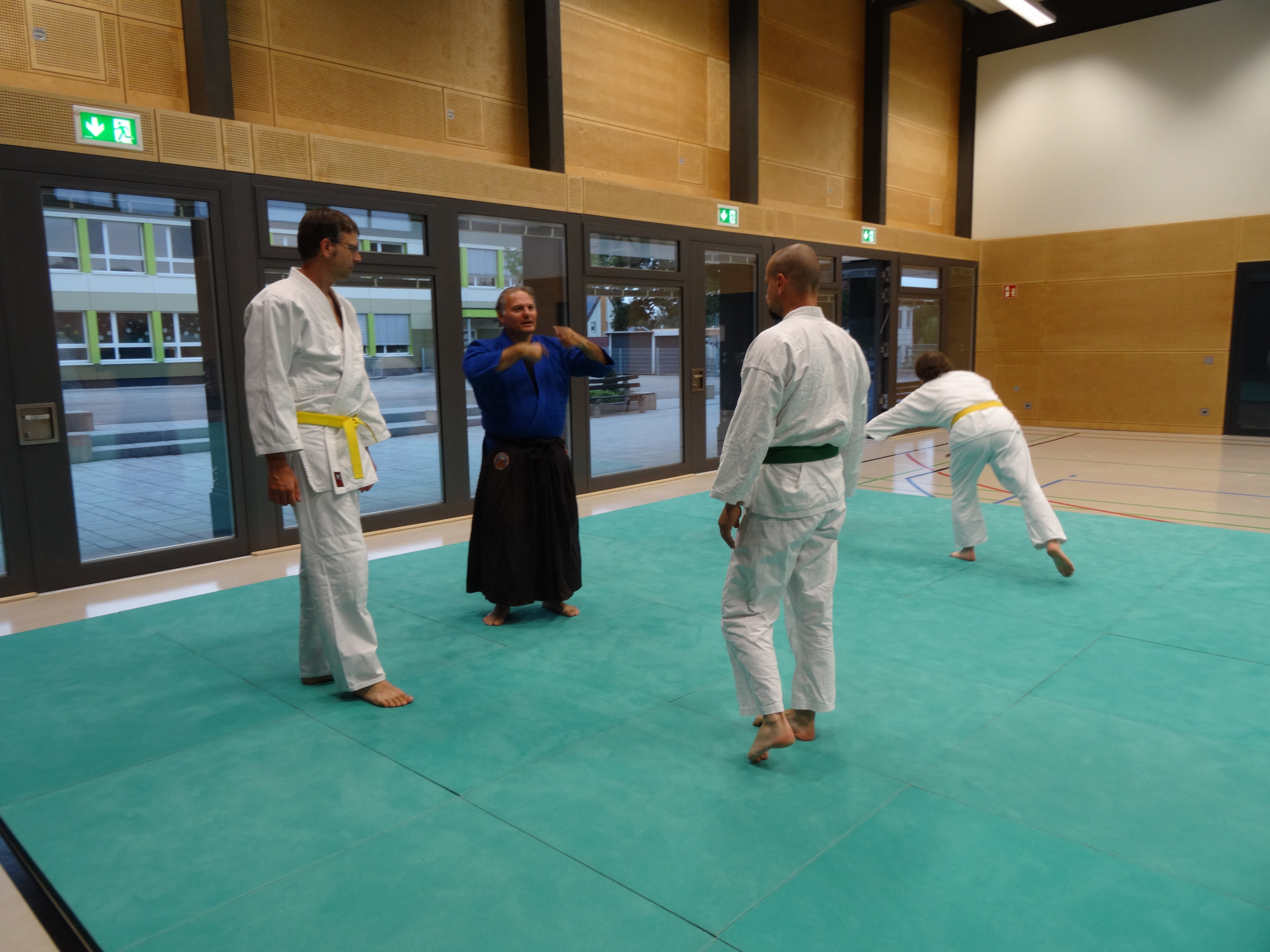 Aikidika beim Training im Dojo