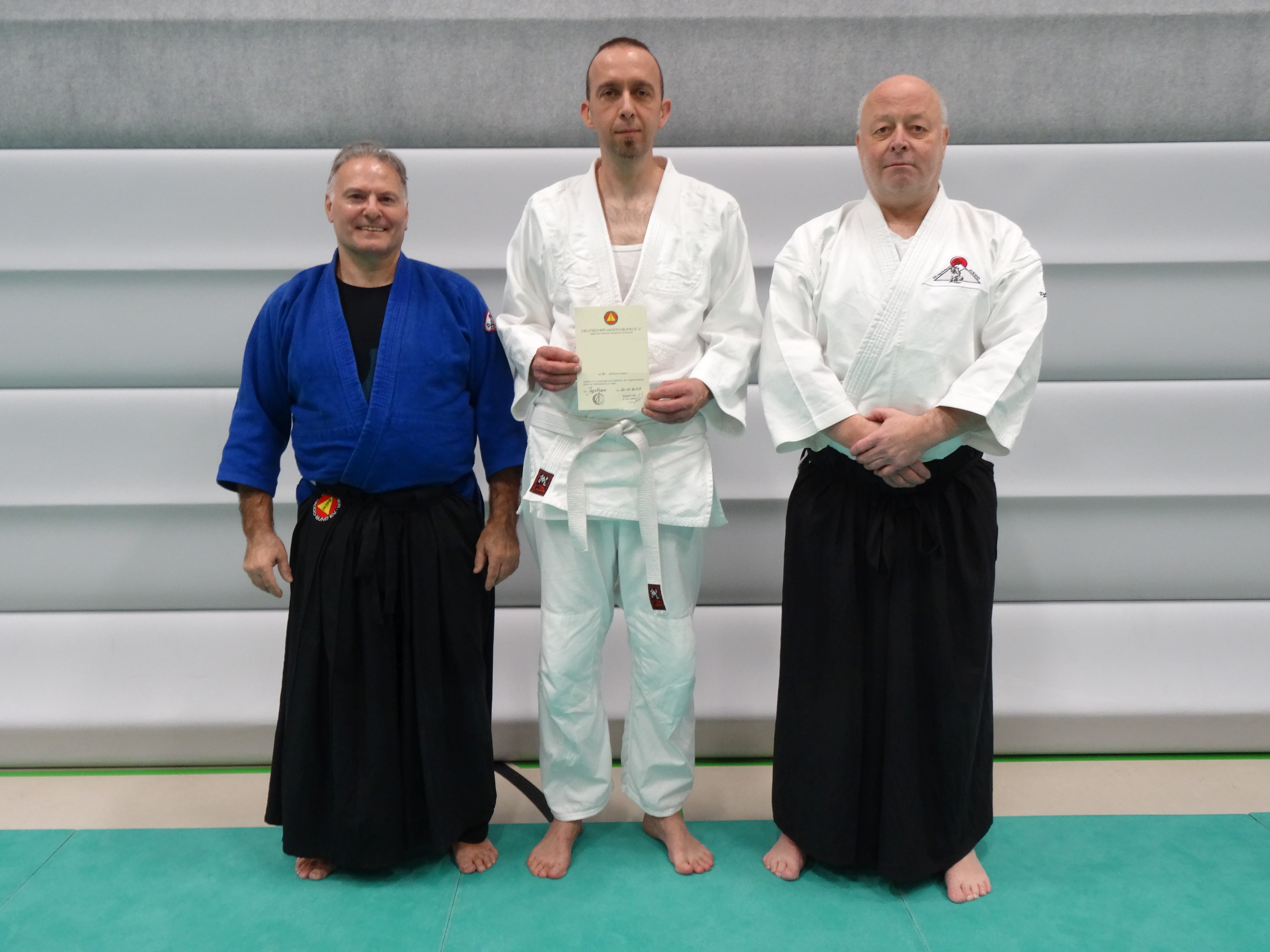 Bild von links nach rechts  Roland Rilk (6. Dan Aikido), György Vancsa (5. Kyu Aikido), Manfred Meiser (2. Dan Aikido)